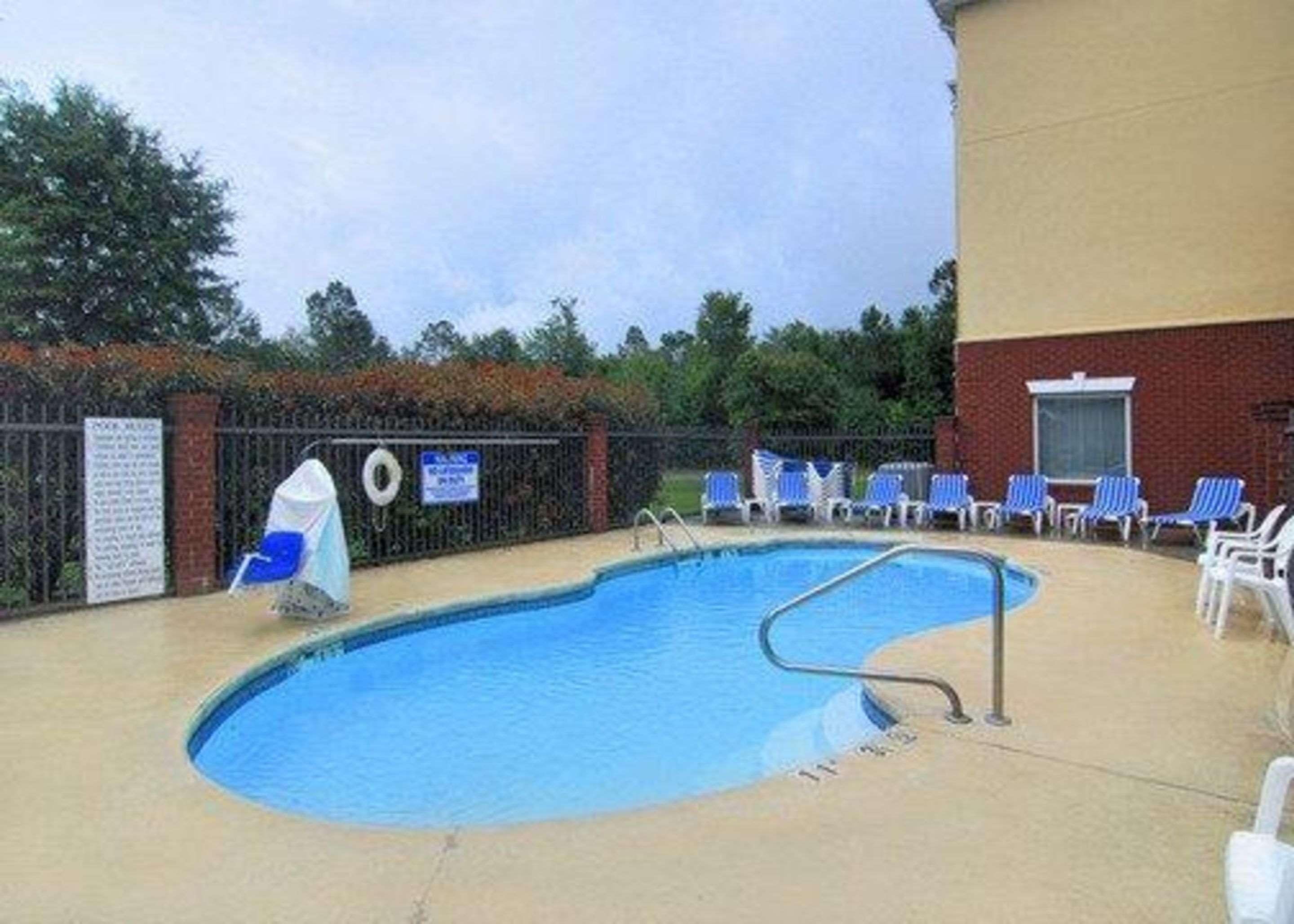 Comfort Inn & Suites Statesboro - University Area Εξωτερικό φωτογραφία